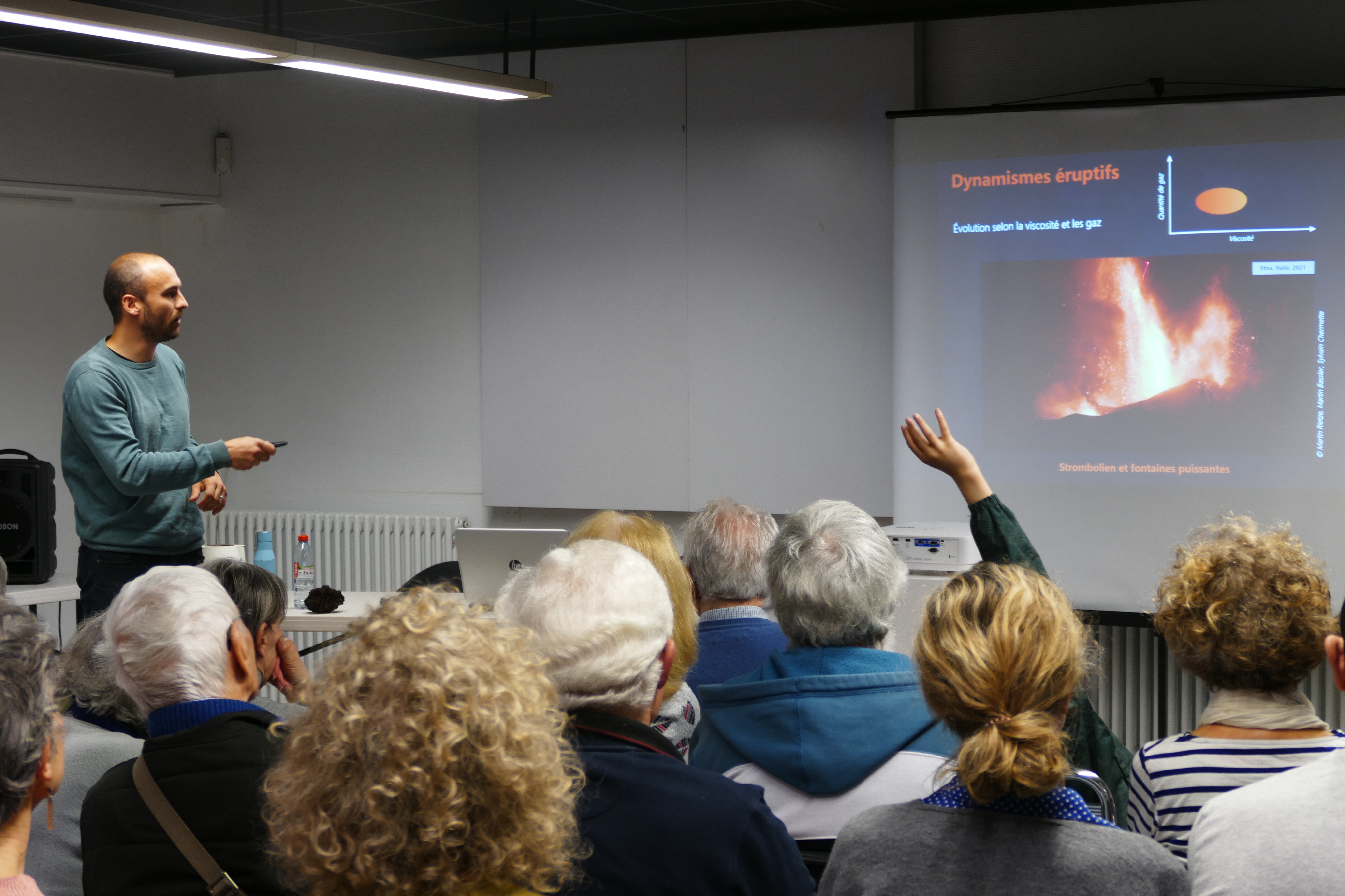 CONFÉRENCE POUR LE GRAND PUBLIC « Volcans : Des montagnes fascinantes, dangereuses et bienfaitrices »,  par Ludovic LEDUC